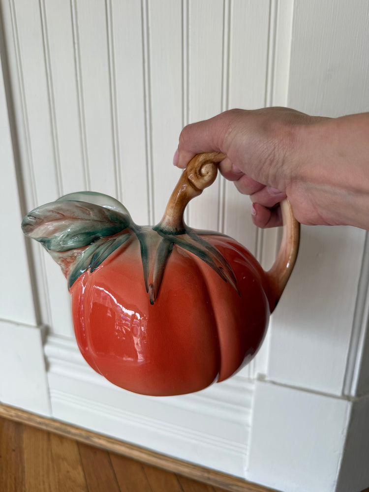 Tomato Pitcher