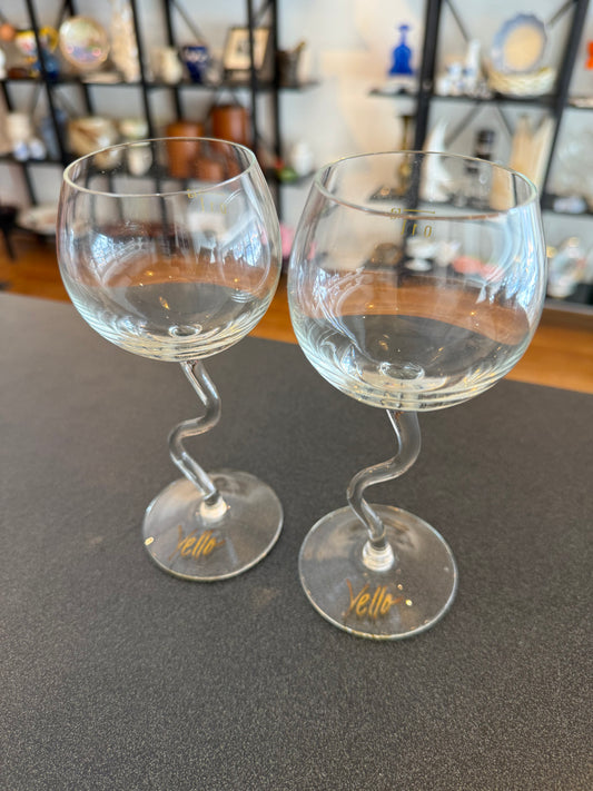 Pair of Dainty Wine Glasses