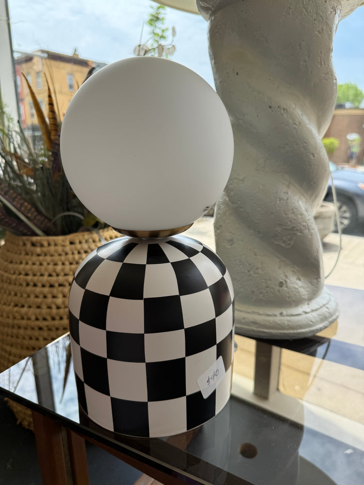 Checkered Globe Lamp
