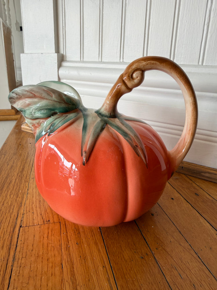Tomato Pitcher