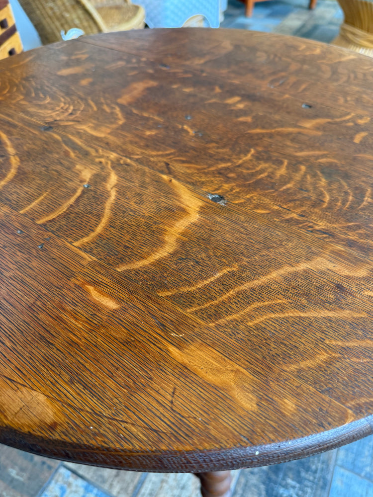 Antique Oak Bobbin-leg Side table