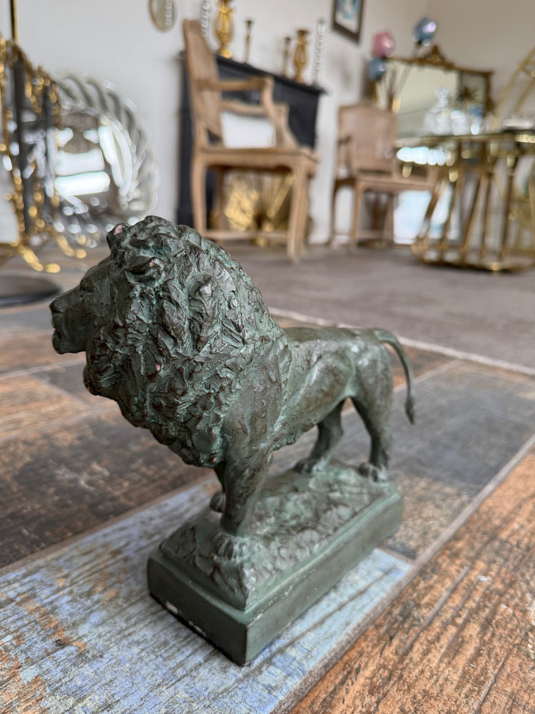 Heavy Lion Sculpture