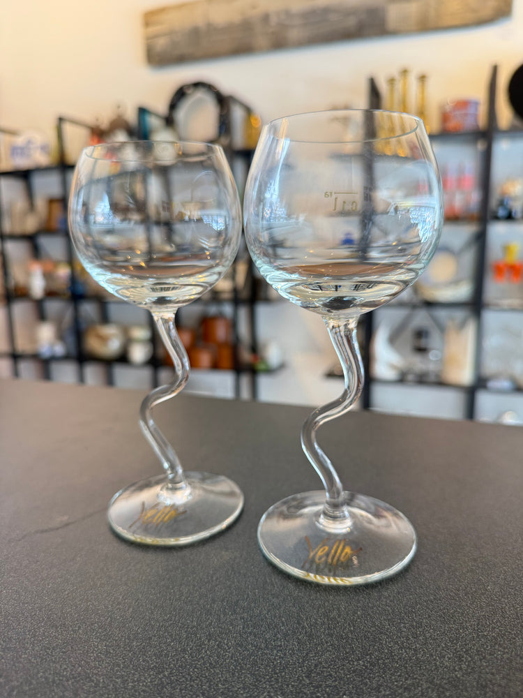 Pair of Dainty Wine Glasses