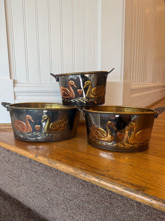Set of Nesting Swan Planters