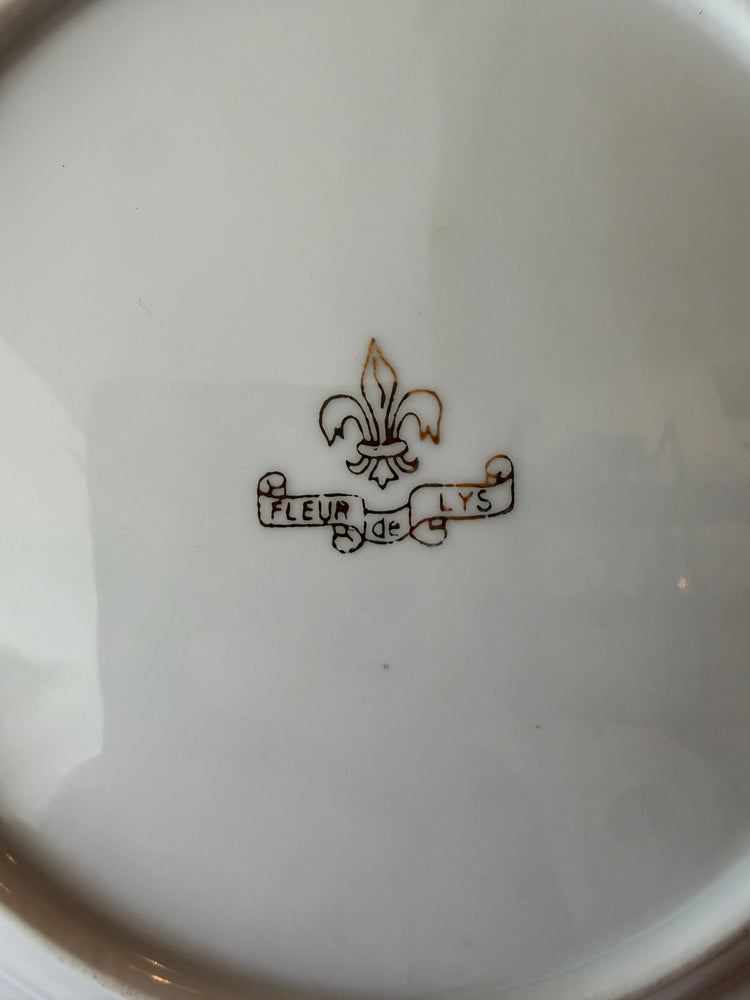 Fleur de Lys Portrait Plate 1