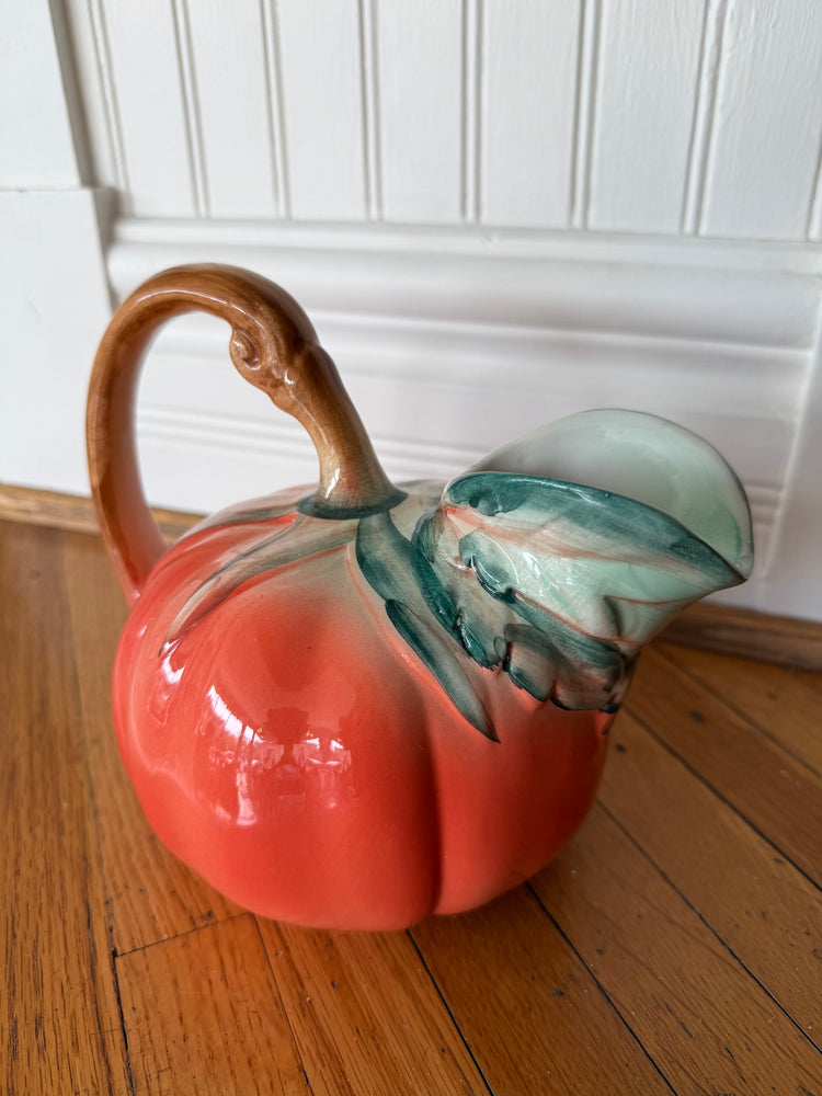 Tomato Pitcher