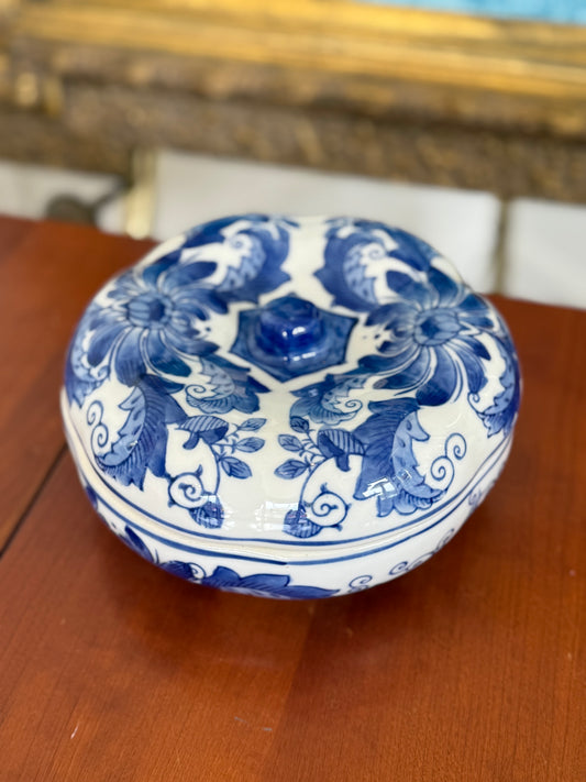 Chinoiserie Lidded Dish