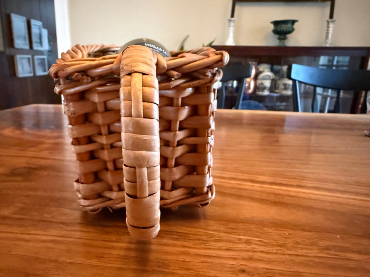 Wine Pourer Basket