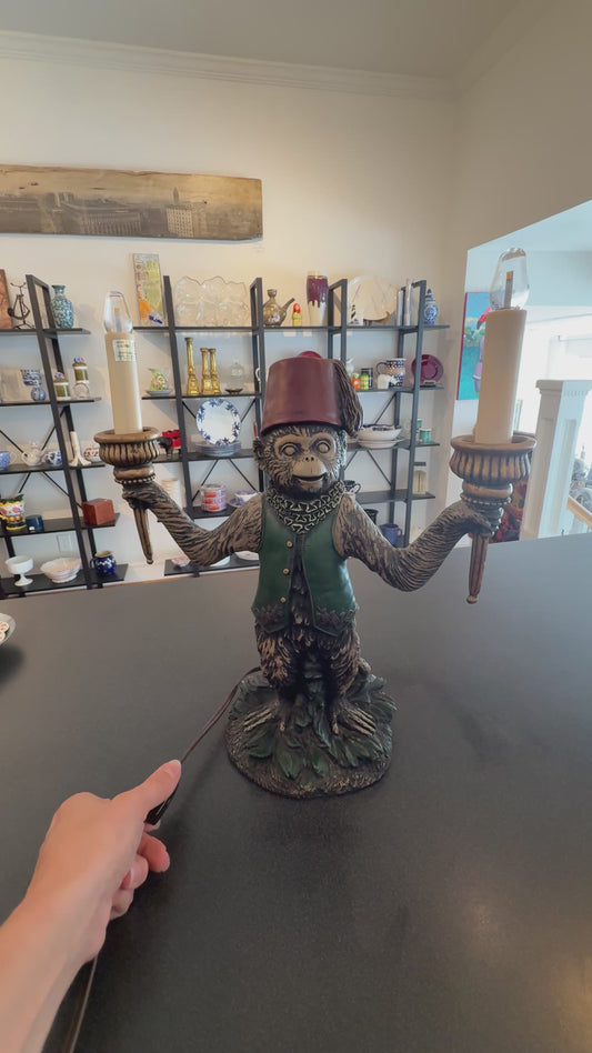 Dezine bellhop monkey table lamp